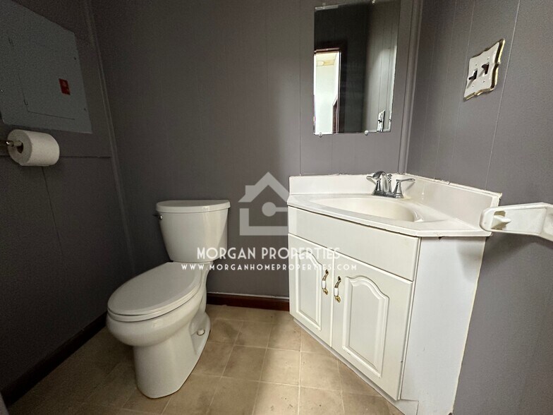 More Photos Of 512-516 Locust St, Middletown Storefront Retail Residential For Lease
