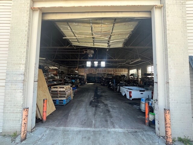 More Photos Of 10401 E US Highway 24, Independence Flex For Sale