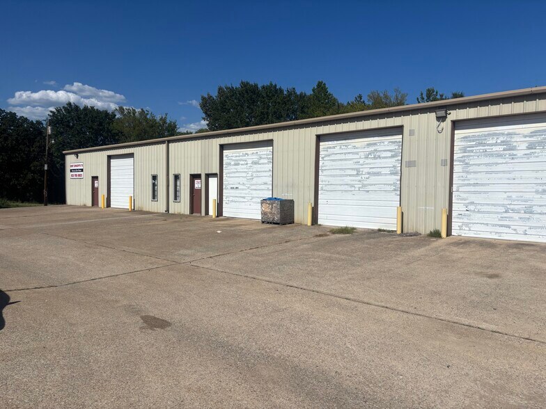 More Photos Of 3816 Timms St, Tyler Warehouse For Sale