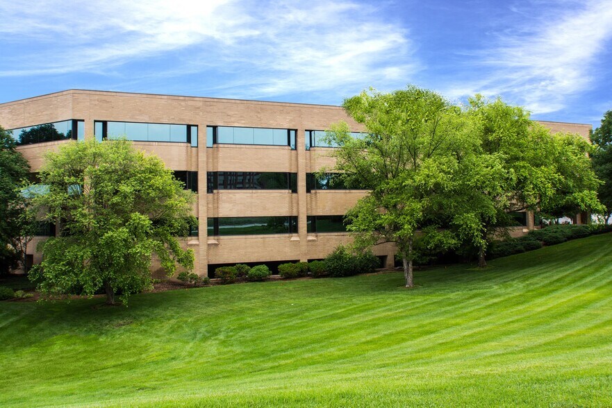 More Photos Of 14515 N Outer Forty, Chesterfield Office For Lease