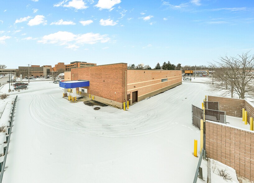 More Photos Of 2229 E State St, Salem Drugstore For Sale