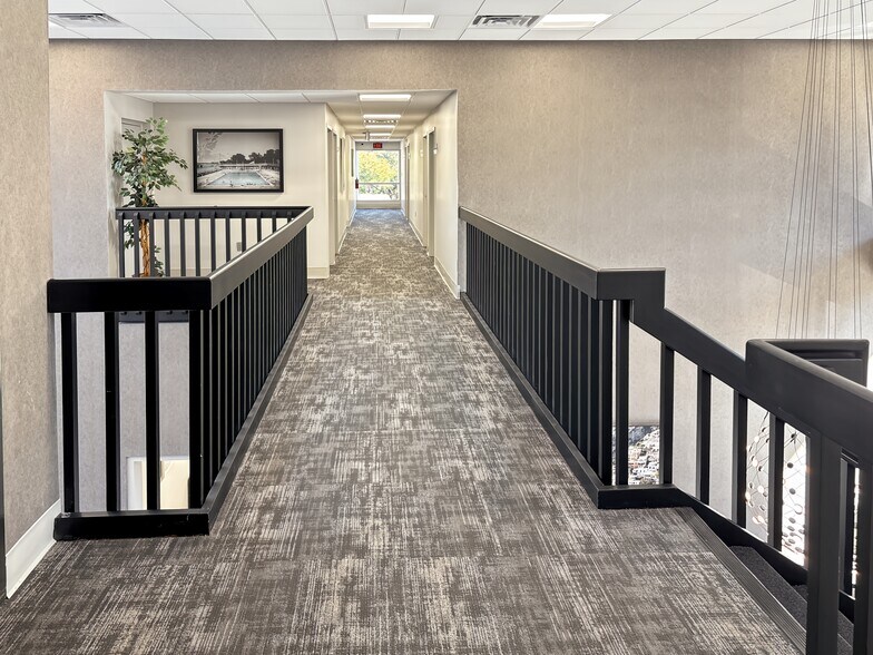 More Photos Of 6821 N Southpoint Dr, Jacksonville Coworking Space