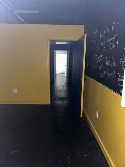 More Photos Of 1275 Pryor Rd SW, Atlanta Warehouse For Sale