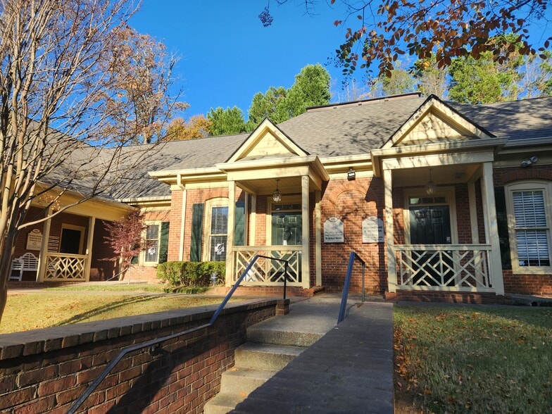 Primary Photo Of 2786 N Decatur Rd, Decatur Medical For Lease