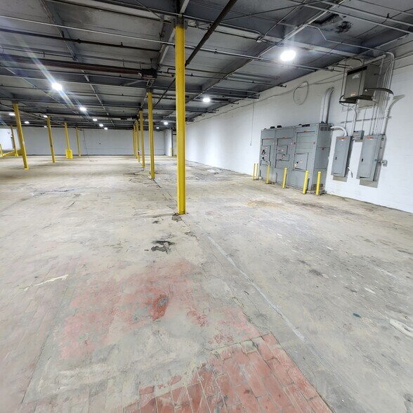More Photos Of 1770-1810 Lemoyne Ave, Syracuse Warehouse For Sale