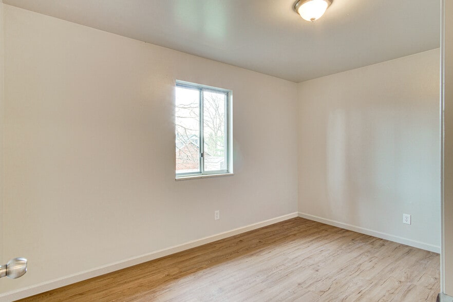 More Photos Of 112 N Hazelton St, Flushing Multifamily For Sale