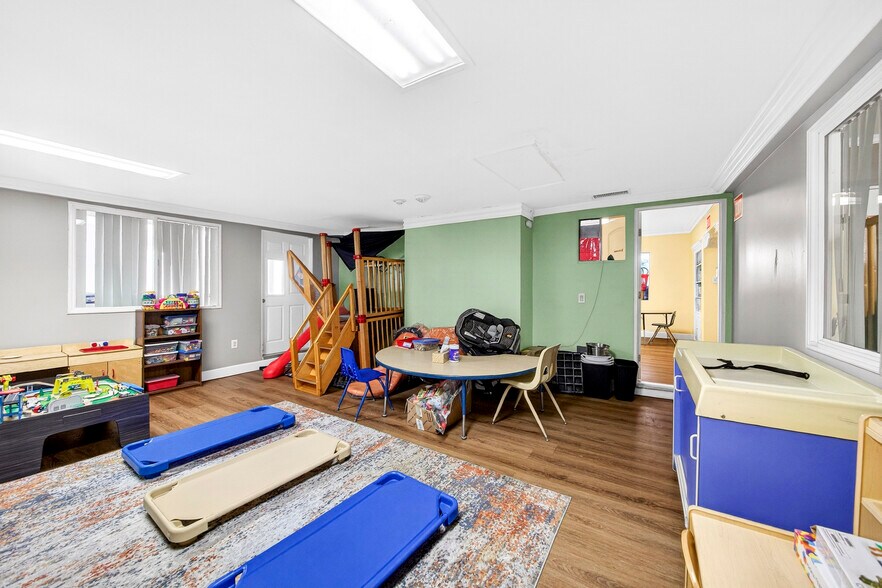 More Photos Of 1555 W Commonwealth Ave, Fullerton Office For Sale