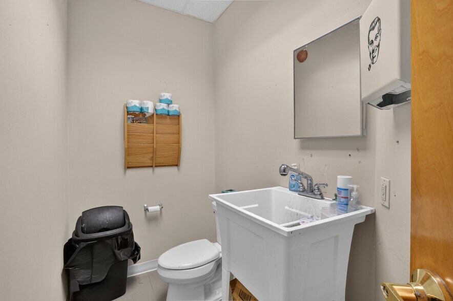 More Photos Of 1118 E Columbia Ave, Philadelphia Office For Lease