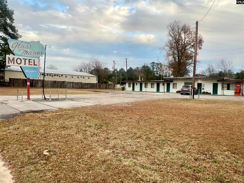 More Photos Of 5810 N Main St, Columbia Hotel For Sale