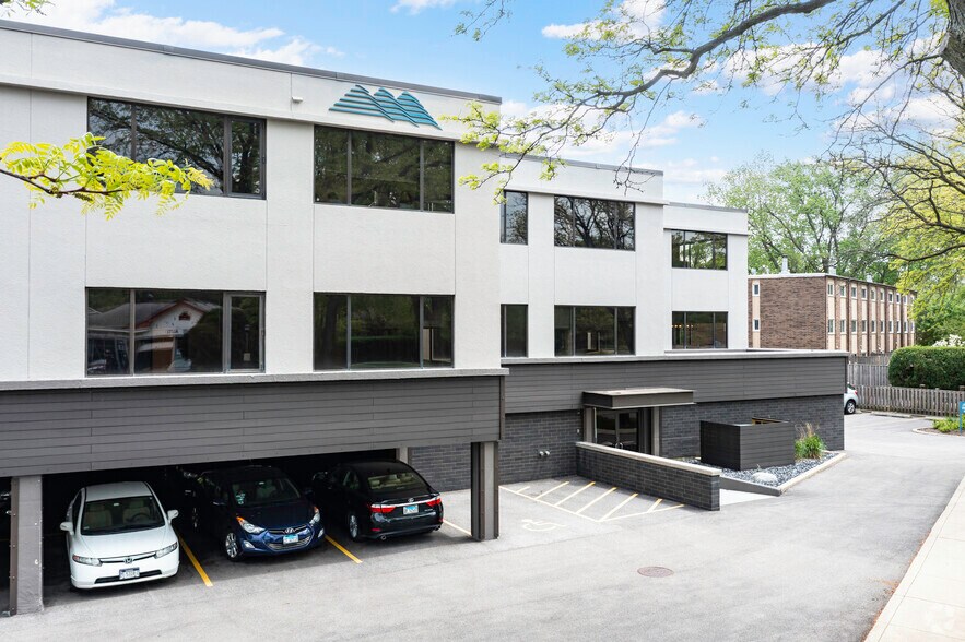 Primary Photo Of 444 Skokie Blvd, Wilmette Medical For Lease