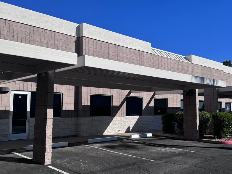 More Photos Of 16055 N Dial Blvd, Scottsdale Warehouse For Lease