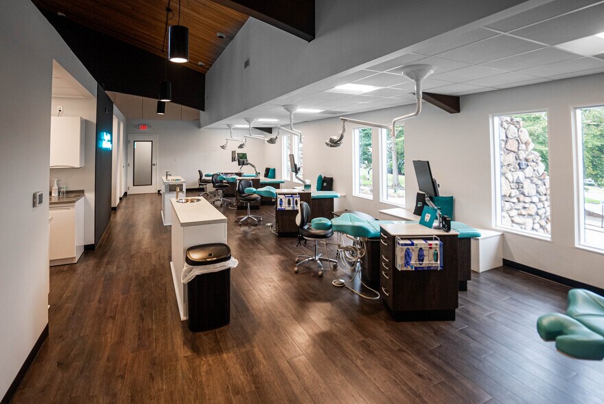 More Photos Of 701 Hartness Rd, Statesville Medical For Sale