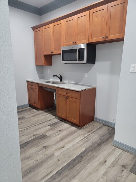 More Photos Of 15018 Lakefair Dr, Richmond Office For Lease