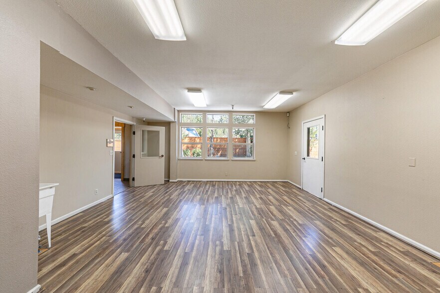 More Photos Of 12315 Deerfield Dr, Truckee Office Residential For Sale