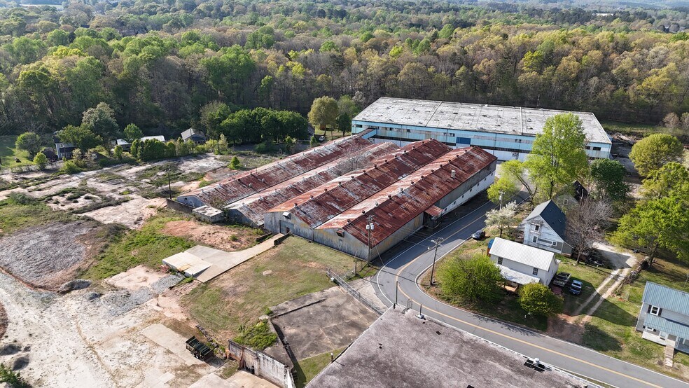 More Photos Of 144 Parkview St, Westminster Distribution For Sale