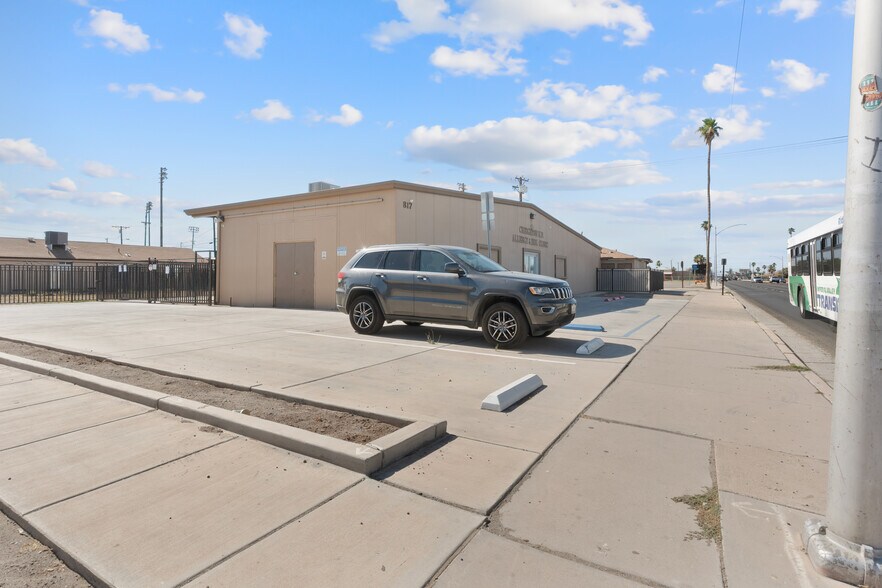 More Photos Of 817 S 4th St, El Centro Office For Sale