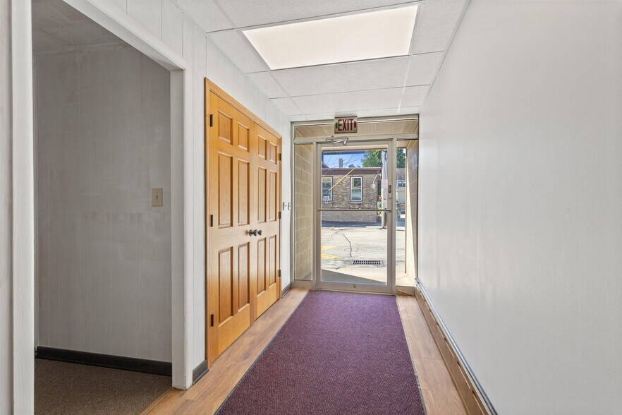 More Photos Of 315 E Main St, Waupun General Retail For Sale