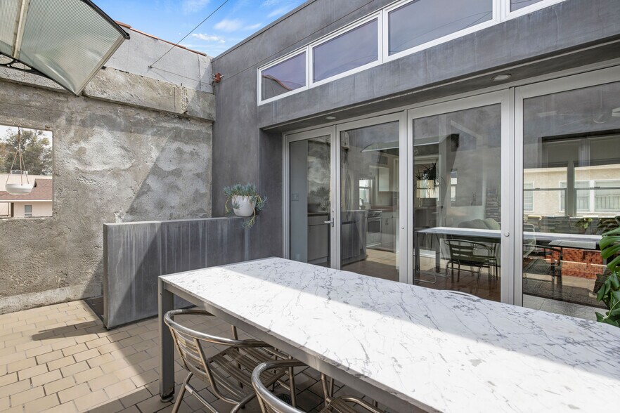 More Photos Of 977 Chung King Rd, Los Angeles Storefront Retail Residential For Sale