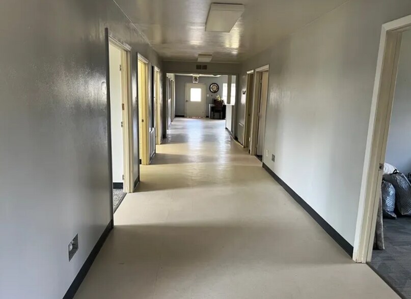 More Photos Of 569 Bear Dr, Timpson Medical For Sale