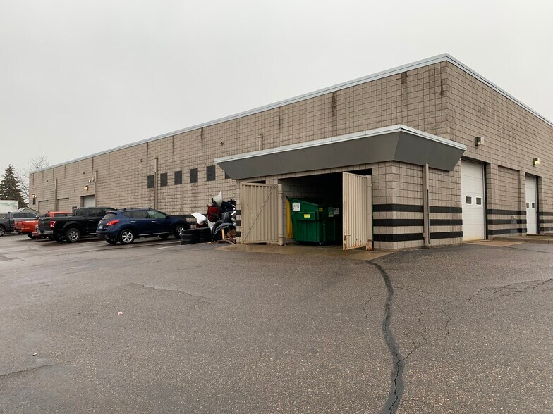 More Photos Of 15129 Foliage Ave, Apple Valley Auto Repair For Sale