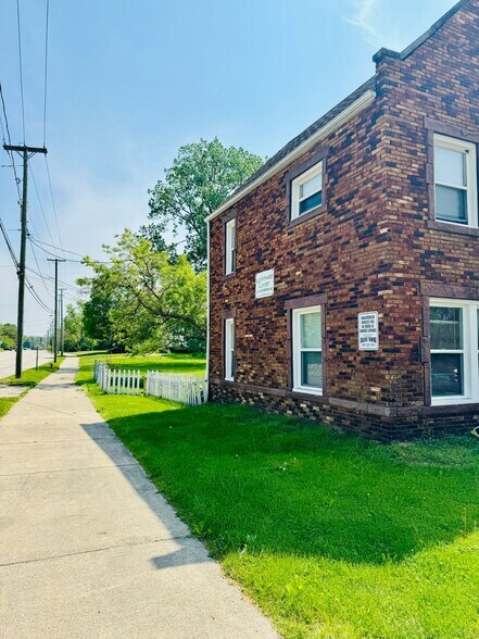 More Photos Of 25 Maynard Ct, Pontiac Apartments For Sale