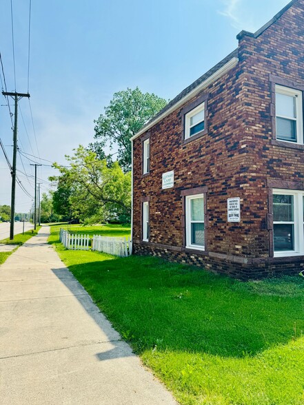 More Photos Of 25 Maynard Ct, Pontiac Apartments For Sale