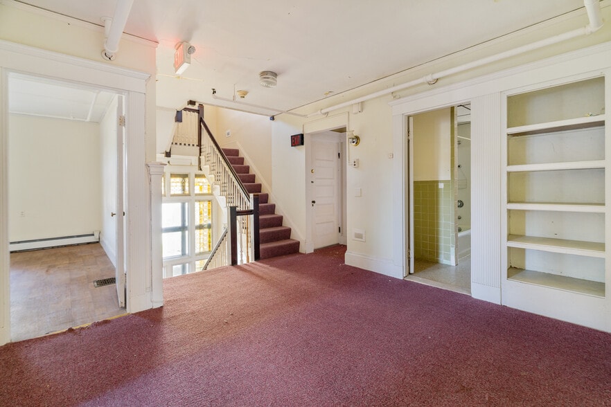 More Photos Of 17 Monmouth St, Somerville Apartments For Sale