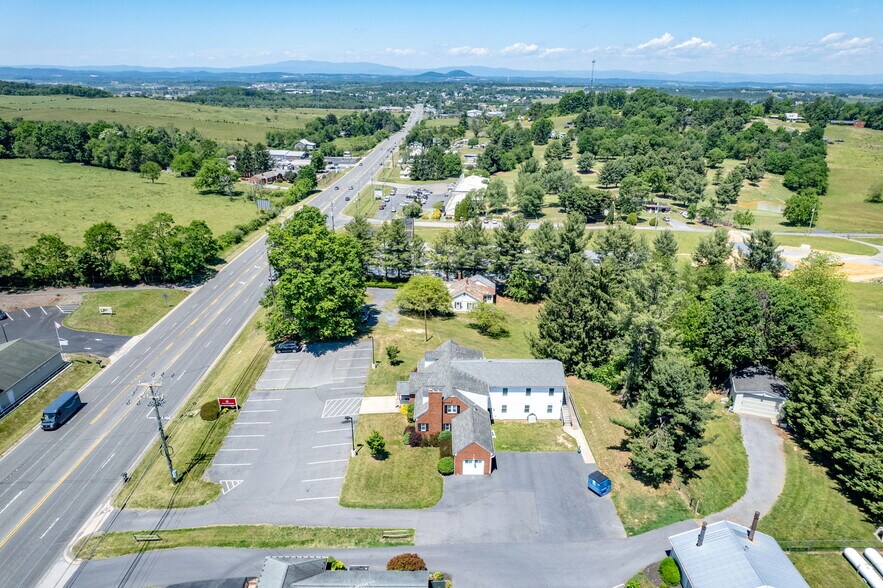 More Photos Of 2352 Jefferson Hwy, Waynesboro Office For Lease
