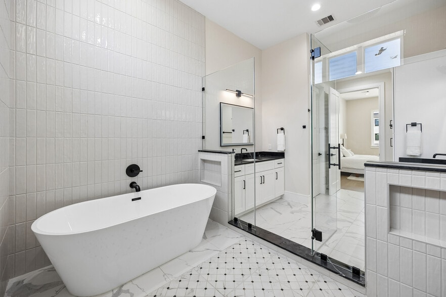 More Photos Of 5821 Winsome Ln, Houston Apartments For Sale