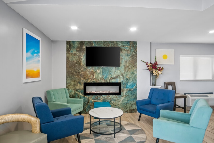 More Photos Of 1630 Richmond St, Mount Vernon Hotel For Sale