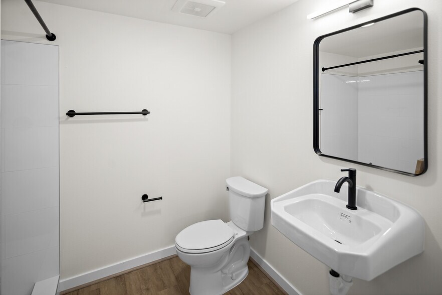 More Photos Of 711 N 35th St, Seattle Apartments For Lease