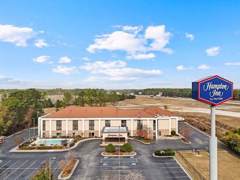 More Photos Of 1500 W 4th St, Adel Hotel For Sale