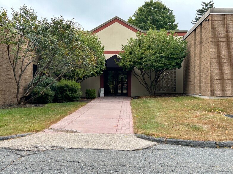More Photos Of 112 Main St, Northborough Medical For Sale