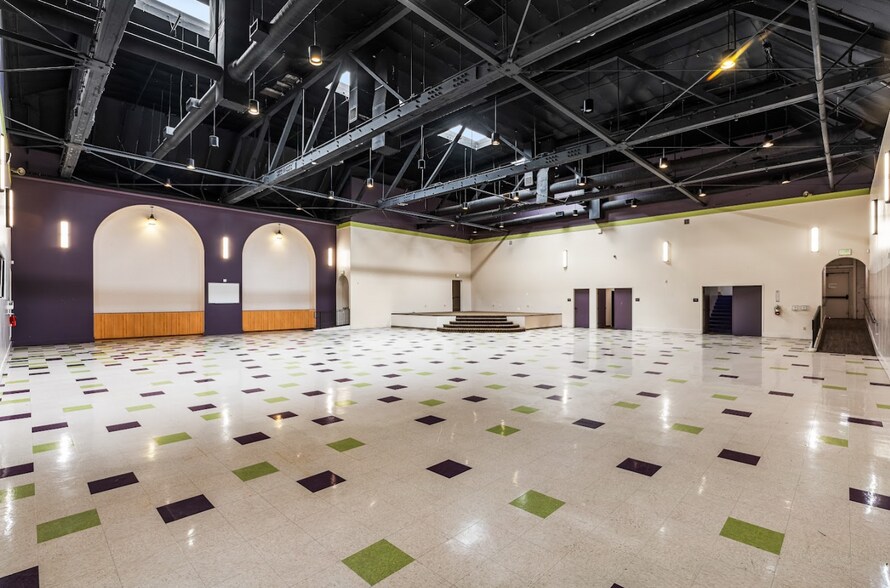 More Photos Of 461 W 9th St, San Pedro Schools For Lease