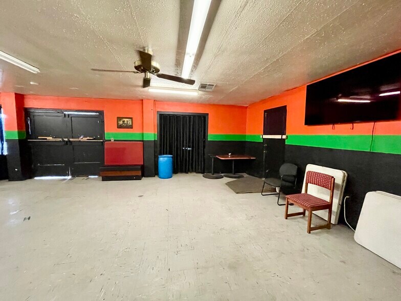 More Photos Of 1799 E 21st St, Merced Flex For Sale