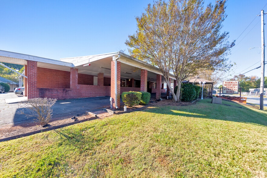 More Photos Of 1408 Canton Rd, Marietta Funeral Home For Sale