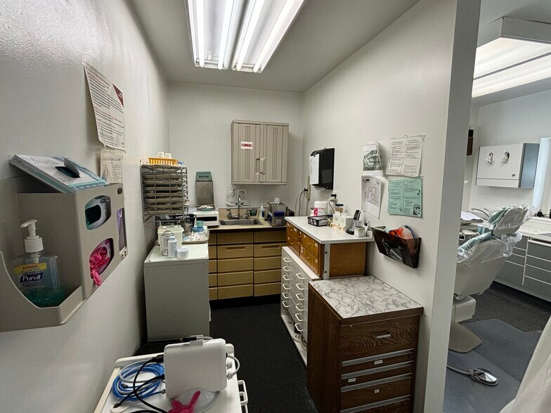 More Photos Of 1201 Easton Rd, Roslyn Office For Sale