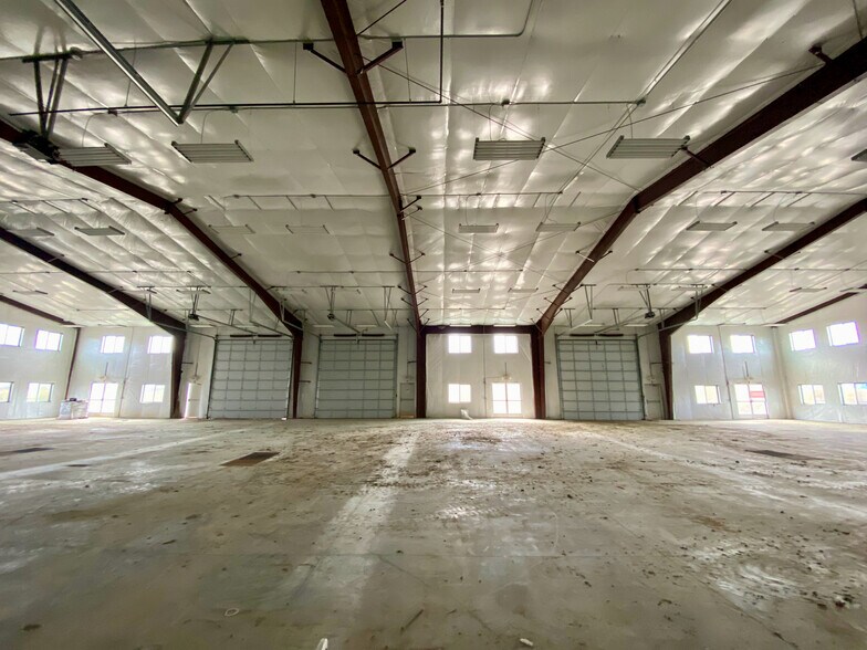 More Photos Of 6414 Wickum Rd, Williston Warehouse For Lease