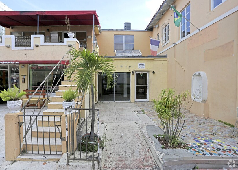 More Photos Of 235 9th St, Miami Beach Storefront Retail Residential For Lease