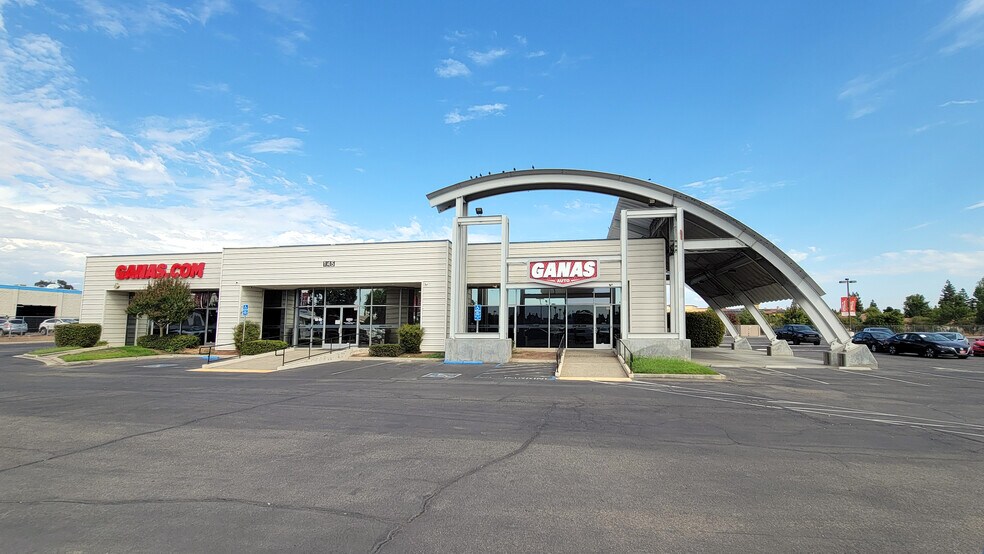 More Photos Of 145 E Auto Center Dr, Fresno Auto Dealership For Lease
