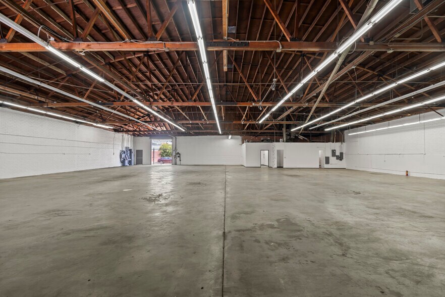 More Photos Of 3301 Maple Ave, Los Angeles Unknown For Lease