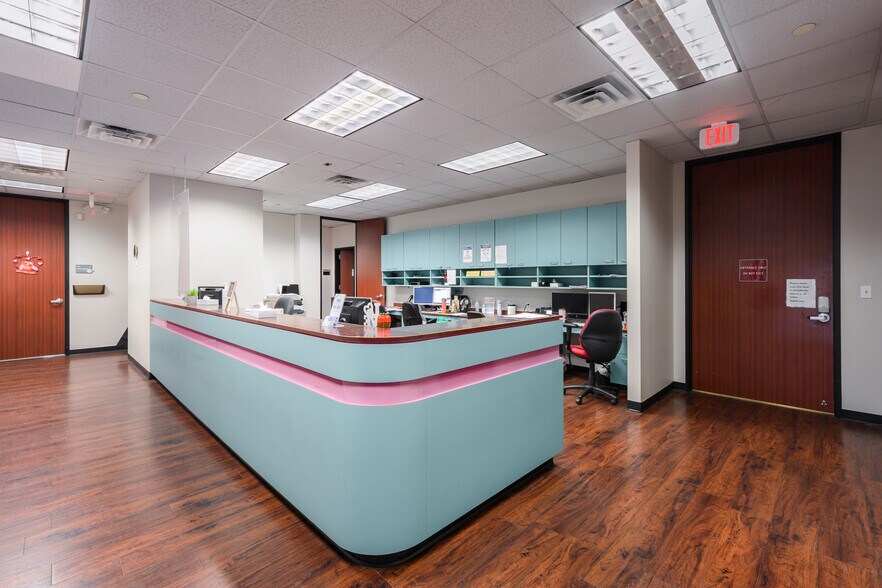 More Photos Of 1933 NE Loop 410, San Antonio Office For Sale
