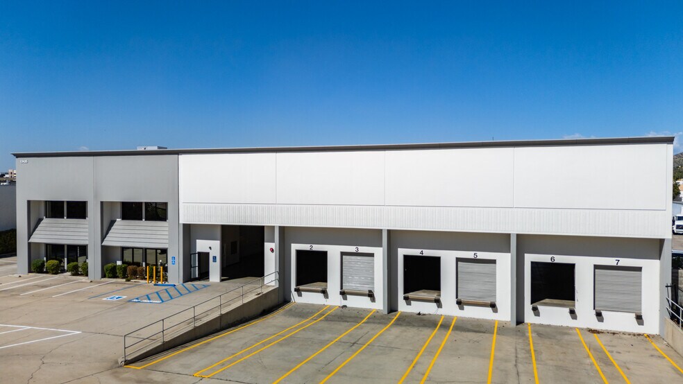 More Photos Of 13435 Estelle St, Corona Warehouse For Lease