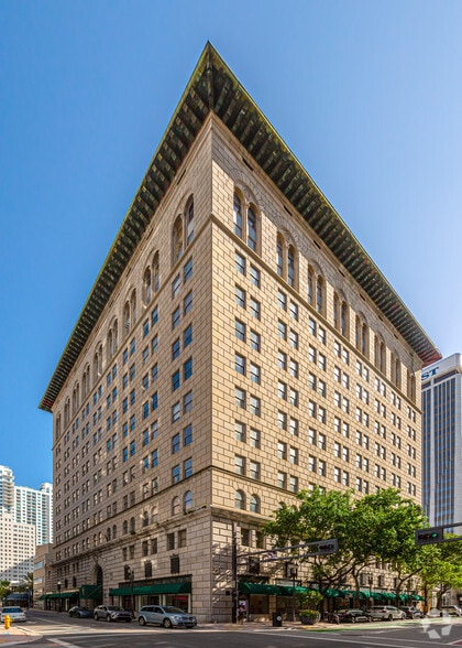 More Photos Of 25 SE 2nd Ave, Miami Office For Lease