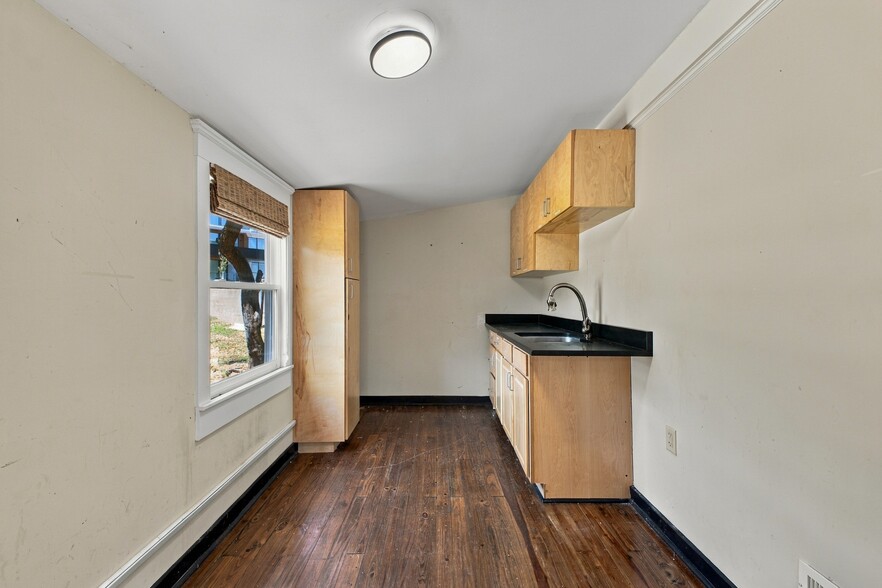 More Photos Of 321 29th Ave N, Nashville Office Residential For Sale