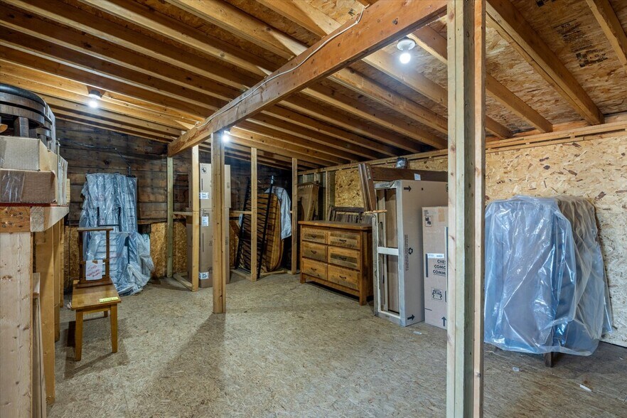 More Photos Of 816 NW 4th St, Grand Rapids General Retail For Sale