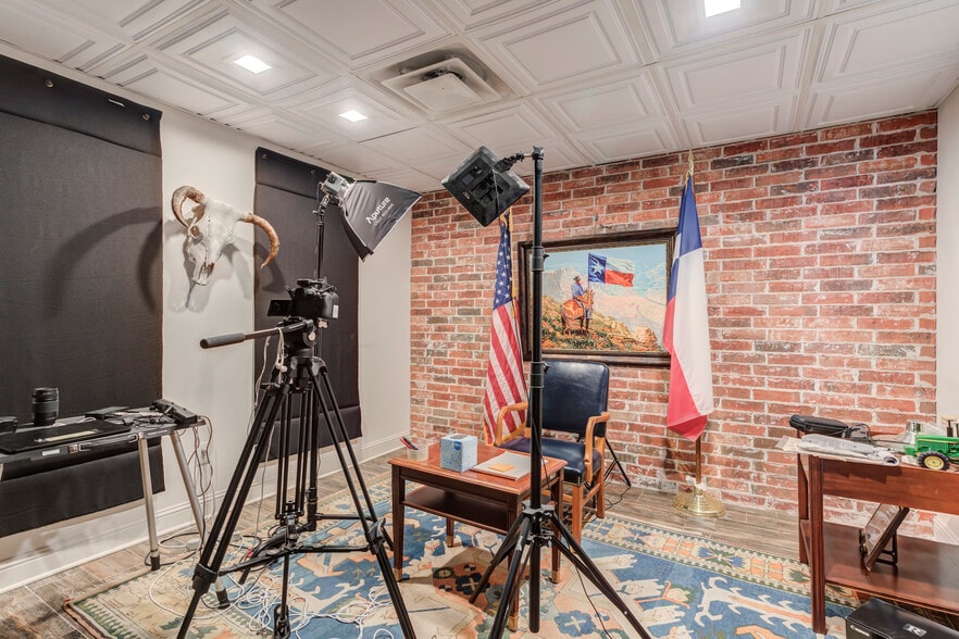 More Photos Of 1312 Texas Ave, Lubbock Office For Sale