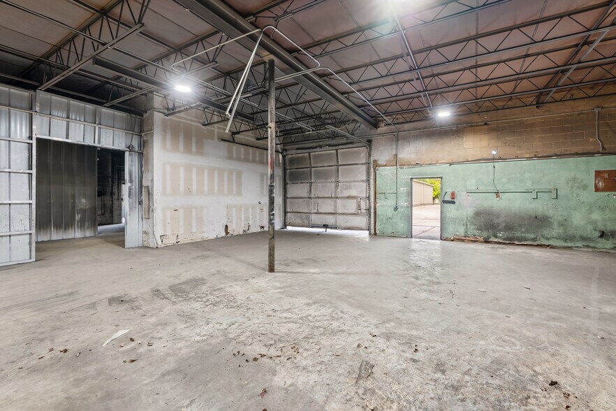 More Photos Of 1118 N Magnolia Ave, Ocala Warehouse For Lease