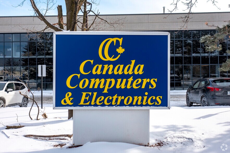 More Photos Of 75 W Wilmot St, Richmond Hill Warehouse For Lease