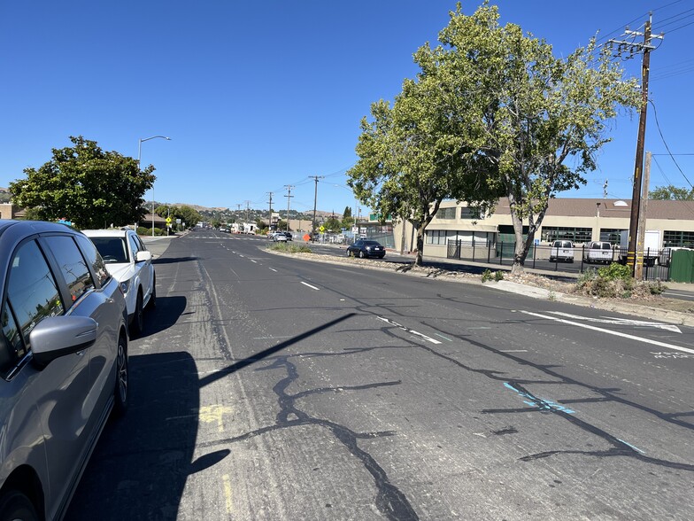 More Photos Of 1524-1526 Solano Ave, Vallejo Storefront For Sale